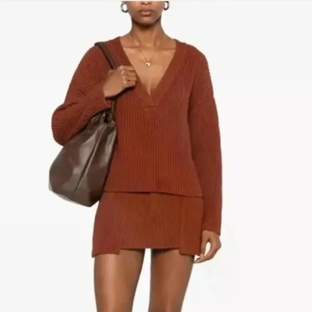 AYA MUSE Ribbed Sweater NWT Cinnamon Rust V Neck Revolve Size M